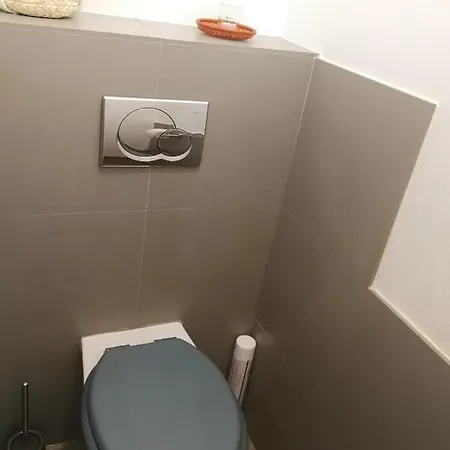 Apartment : Studio Centre Village