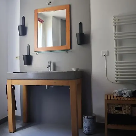 Apartment : Studio Centre Village