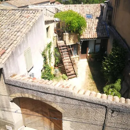 : Studio Centre Village Collias